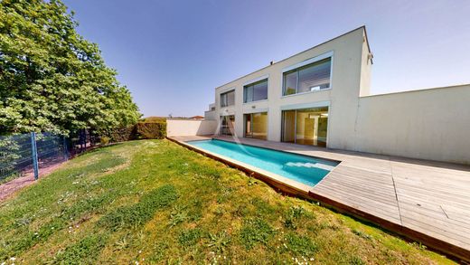 Luxus-Haus in Seilh, Haute-Garonne
