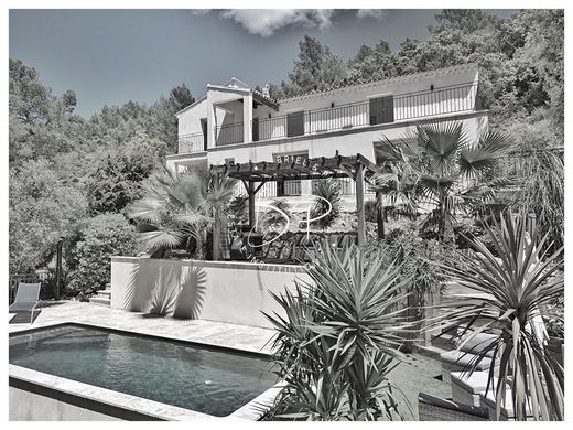 Πολυτελή κατοικία σε Taradeau, Var