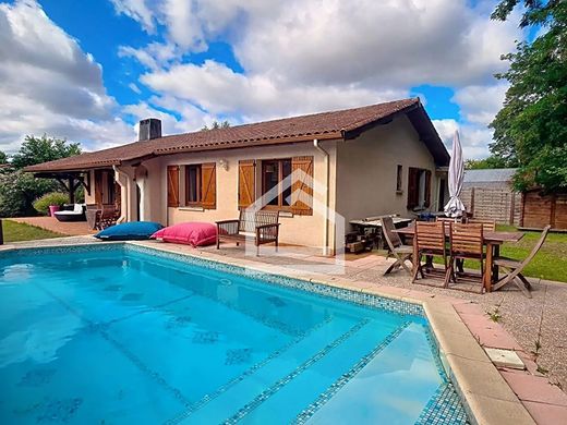 Luxury home in Mérignac, Gironde