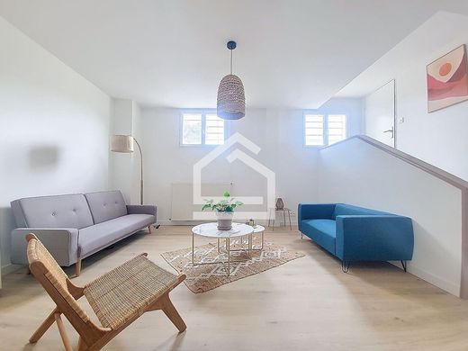 Luxury home in Mérignac, Gironde