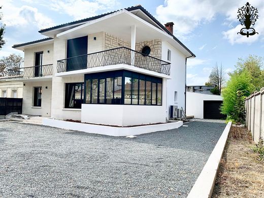 Mansion in Gradignan, Gironde