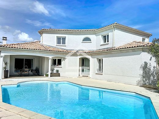 Luxury home in Saint-Médard-en-Jalles, Gironde