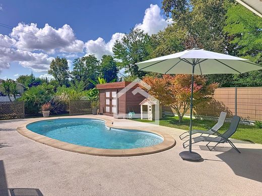 豪宅  Le Haillan, Gironde