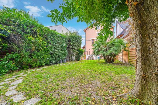 Casa di lusso a Le Perreux-sur-Marne, Val-de-Marne