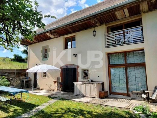 Luxe woning in Vaulx, Haute-Savoie