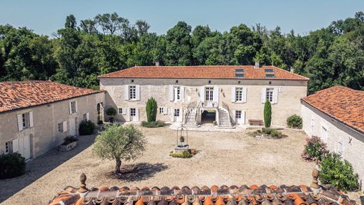 Casa de lujo en Bourg-Charente, Charenta