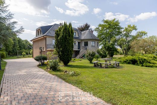 منزل ﻓﻲ Chieulles, Moselle