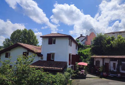 Luxus-Haus in Espelette, Pyrénées-Atlantiques