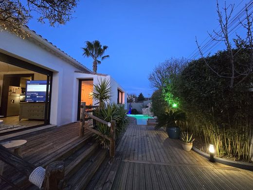 Luxury home in Saint-Victoret, Bouches-du-Rhône