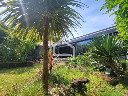 Luxury home in Mérignac, Gironde