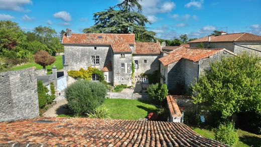 Luxury home in Tusson, Charente