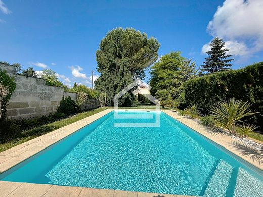Luxe woning in Blanquefort, Gironde