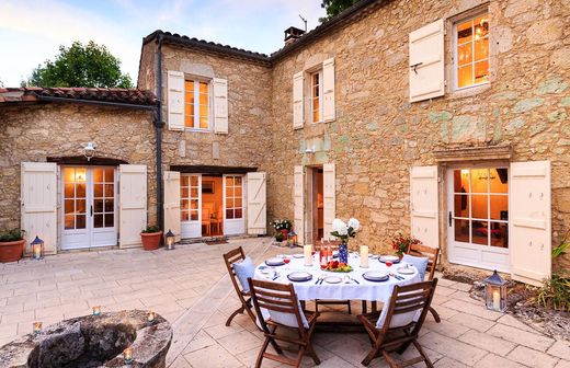 Luxury home in Montagnac-sur-Auvignon, Lot-et-Garonne