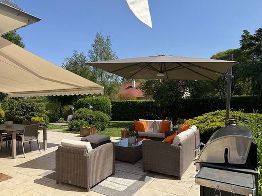 Luxury home in Saint-Nom-la-Bretêche, Yvelines