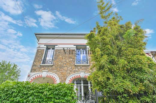 Casa di lusso a Le Perreux-sur-Marne, Val-de-Marne