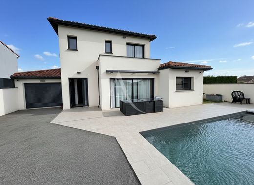 Luxus-Haus in Seilh, Haute-Garonne