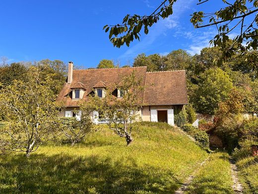 Luxury home in Saint-Nom-la-Bretêche, Yvelines