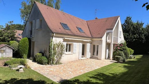 Luxus-Haus in Saint-Nom-la-Bretêche, Yvelines