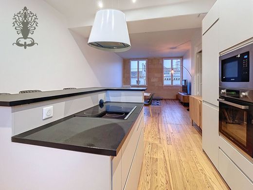 Apartment / Etagenwohnung in Bordeaux, Gironde