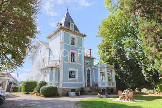 Casa di lusso a Thaon-les-Vosges, Vosgi