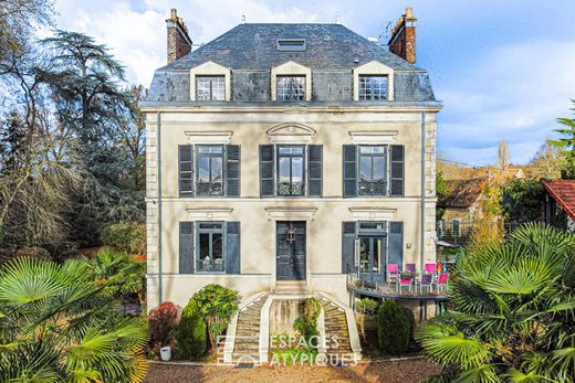 Luxury home in Saint-Pavace, Sarthe