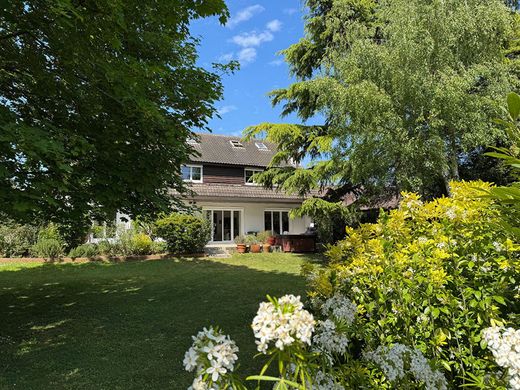 Luxury home in Chavenay, Yvelines