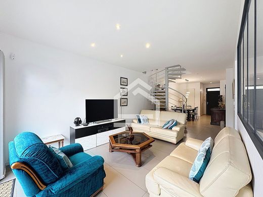 Luxury home in Bordeaux, Gironde