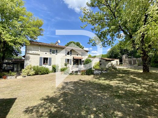 Luxus-Haus in Saint-Paul-Lizonne, Dordogne