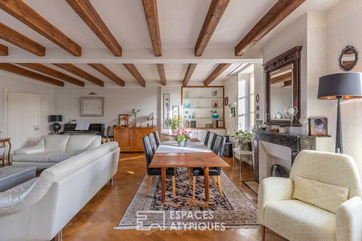 Apartment / Etagenwohnung in Metz, Moselle