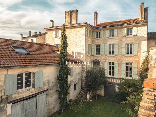 Luxury home in Châteauneuf-sur-Charente, Charente