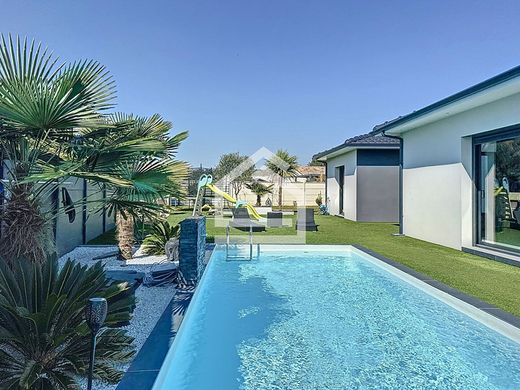 Luxury home in Soussans, Gironde