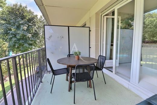 Apartment in Maisons-Laffitte, Yvelines