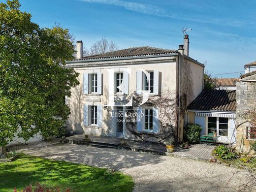 Luxury home in Touvre, Charente