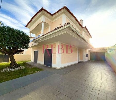 Almada, Distrito de Setúbalの高級住宅