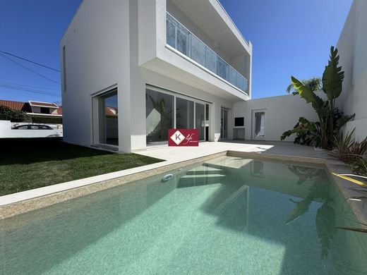 ‏בתי יוקרה ב  Almada, Distrito de Setúbal