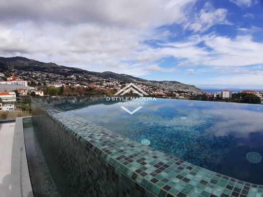 Funchal, Madeiraのアパートメント