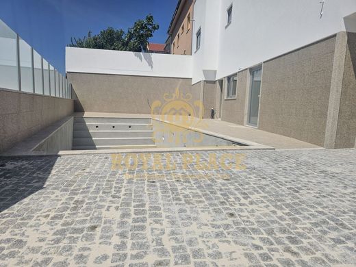 Luxury home in Santa Maria da Feira, Aveiro