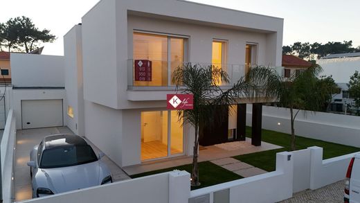 Casa de lujo en Almada, Setúbal