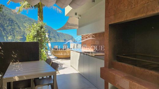 Luxury home in Porto Moniz, Madeira