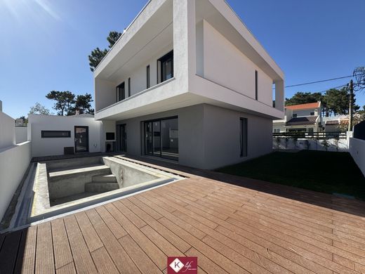 Casa de lujo en Almada, Setúbal