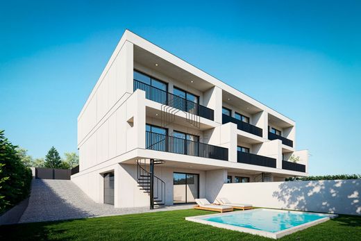 Casa di lusso a Santa Maria da Feira, Distrito de Aveiro