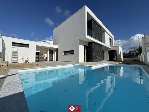 Casa de lujo en Almada, Setúbal