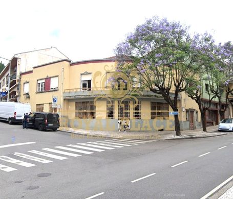 ‏בניין ב  São João da Madeira, Distrito de Aveiro