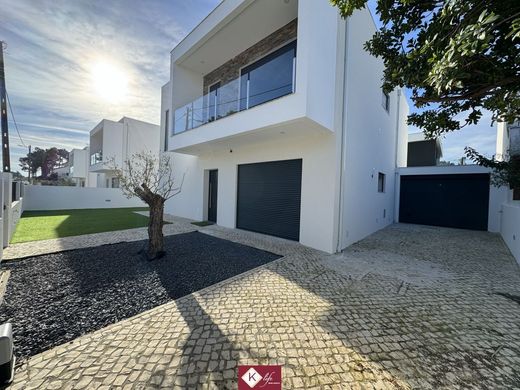 Casa de lujo en Almada, Setúbal
