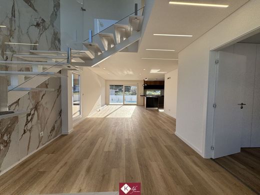 Casa de lujo en Almada, Setúbal