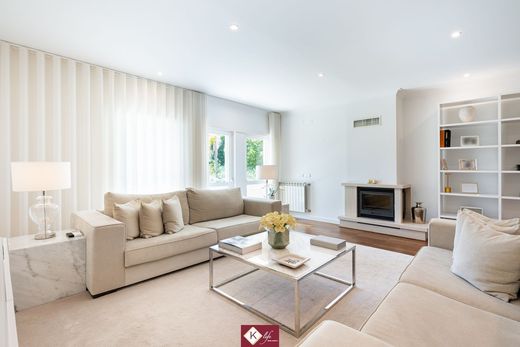Apartment / Etagenwohnung in Sintra, Lissabon