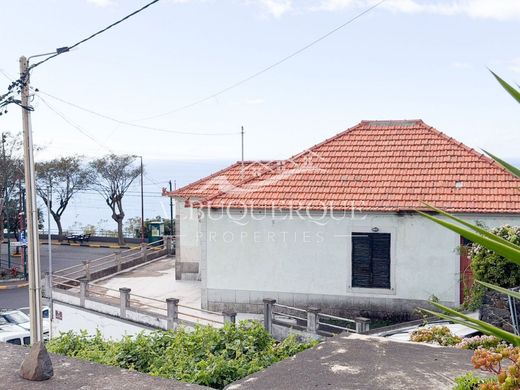 Luxury home in Calheta, Madeira