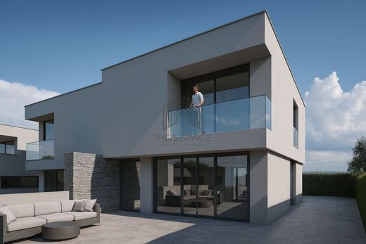 Luxury home in Santa Maria da Feira, Aveiro