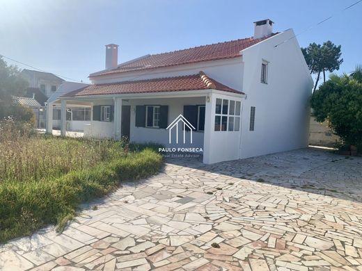 Casa de lujo en Almada, Setúbal