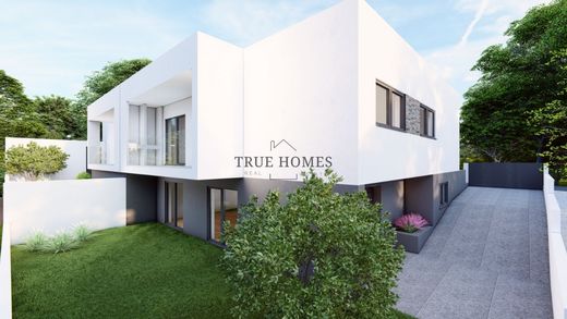 Casa di lusso a Almada, Distrito de Setúbal